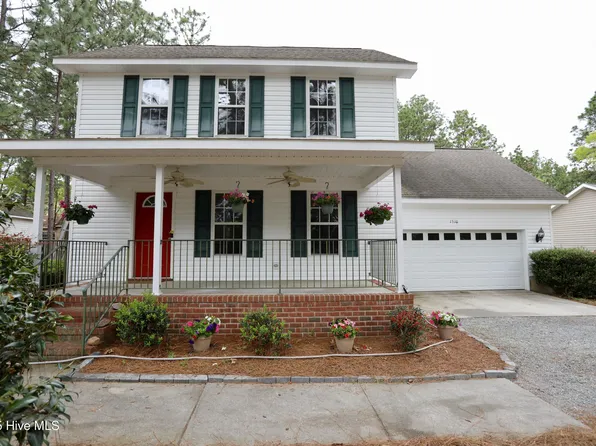 1510 Longleaf Dr E, Pinehurst, NC 28374