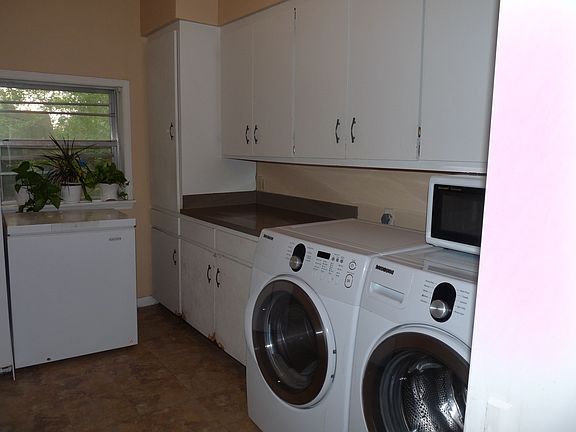 5th image of 1110 NW Elm Ave