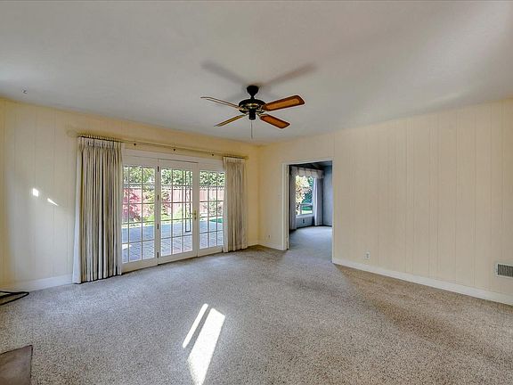 4th image of 1587 Shaw Dr