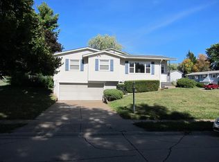 606 Northbrook Dr, Davenport, IA 52806