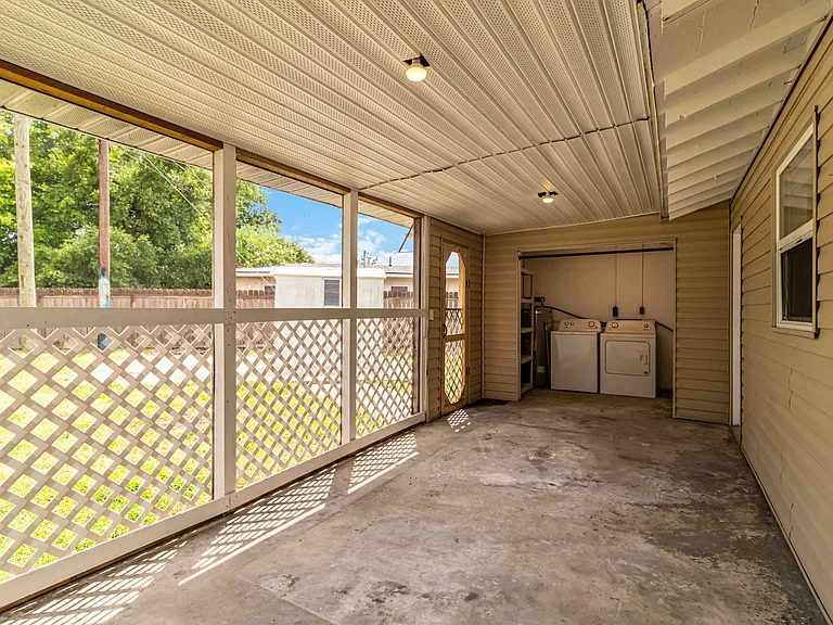 Screened in back patio
