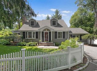 40 Maple Ave, Locust Valley, NY 11560