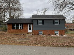1816 Twin Brook Dr, Cleveland, TN 37311