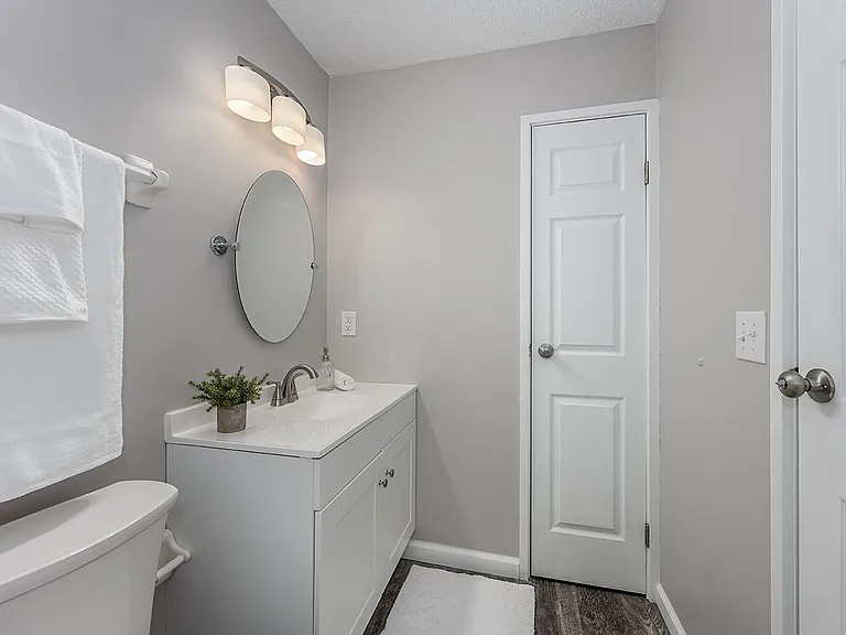 Skyridge Apartment Homes — Photo 14