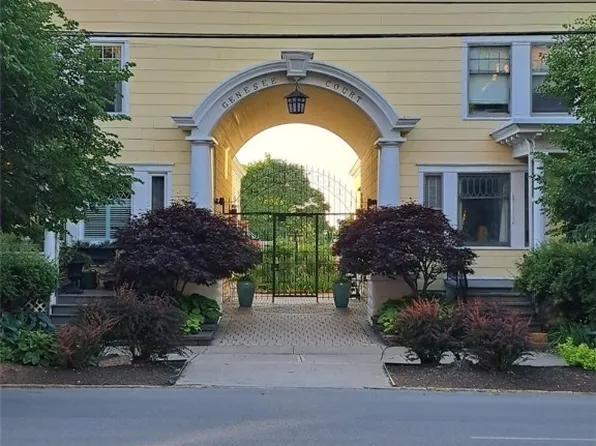 16 Genesee Ct, Utica, NY 13502