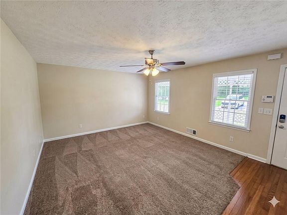 5th image of 1597 Holly Brook Rd