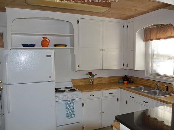 5th image of 3704 Staunton Ave SE