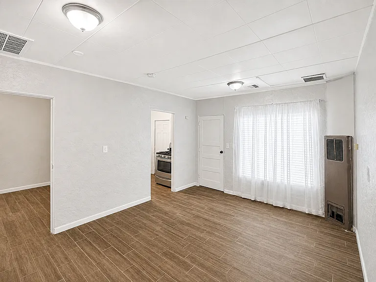 5915 W Palmaire Ave — Photo 13