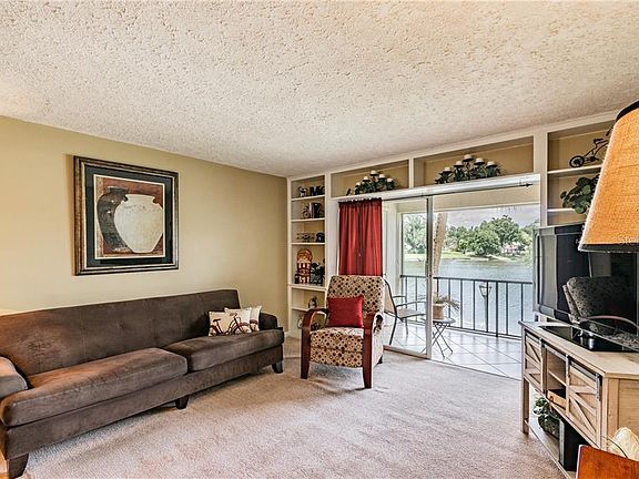 5th image of 410 Orlando Ave #18A