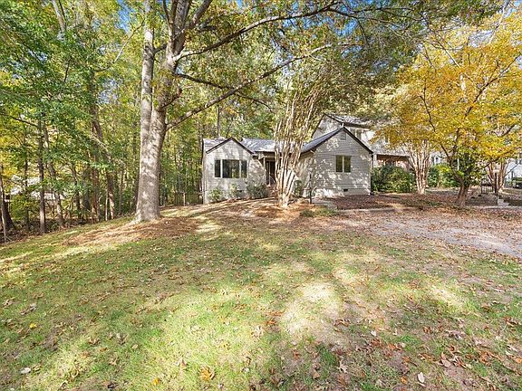 4th image of 4920 Pine Cone Dr