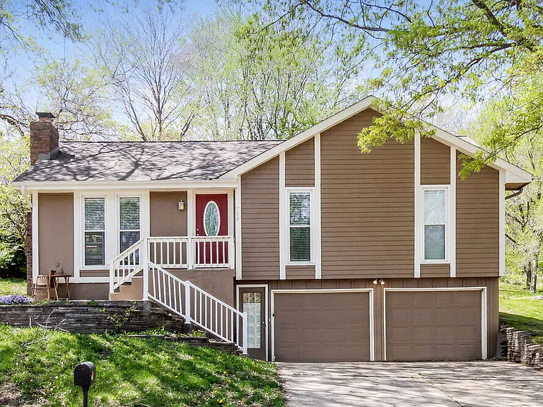 708 Cosby St — Photo 1