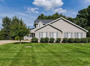 8847 Redstone Dr, Pinckney, MI