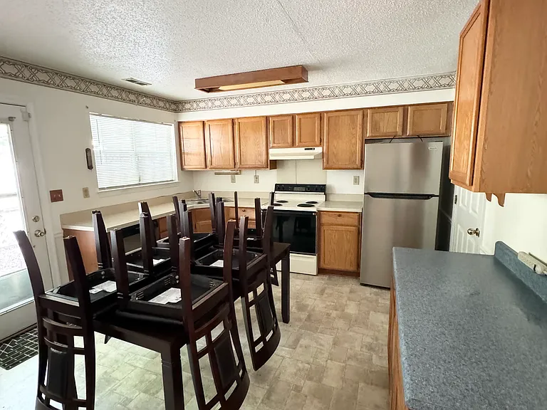 154 Corwin Cir — Photo 6