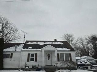 947 Mambrino Rd, Oregon, OH 43616