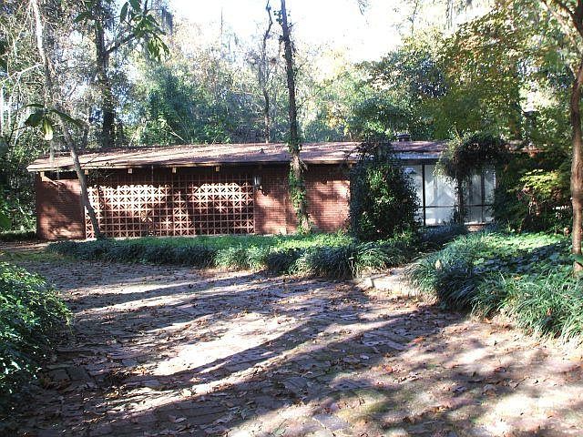 1st image of 1212 Hickory Dr