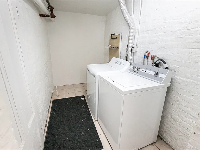 209 W Newton St #3 — Photo 22