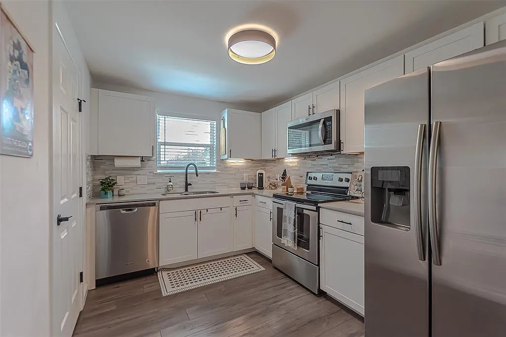 2 bed, 2.0 bath, 980 sqft, $2,295 — Photo 3