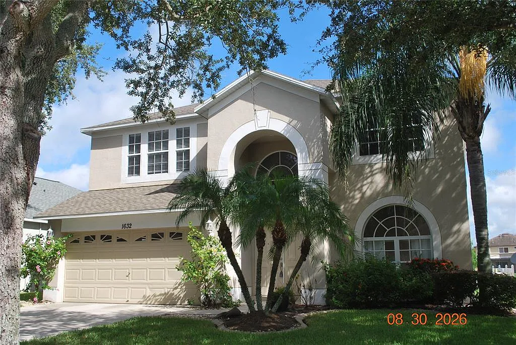 4 bed, 2.5 bath, 2610 sqft, $2,800 — Photo 1