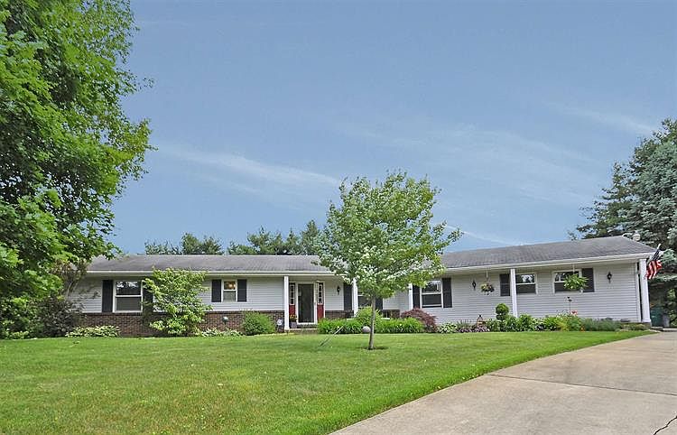 1st image of 21606 Carriage Dr