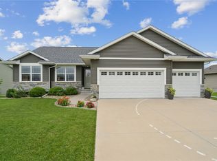 6321 Prairie Sage Dr SW, Cedar Rapids, IA 52404