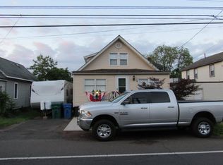 914 State Rd, Croydon, PA 19021