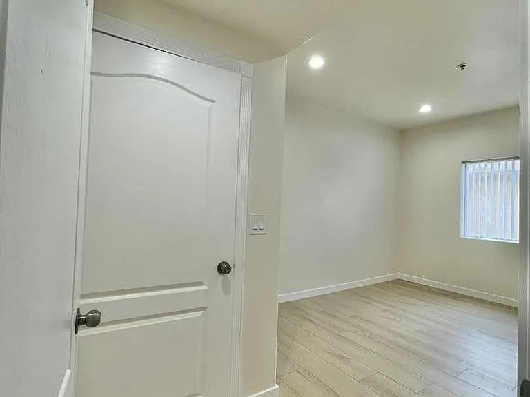 Fruitland Dr — Photo 24