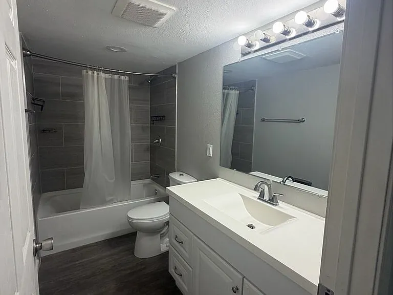 1407 Bridge Ave #2 — Photo 6