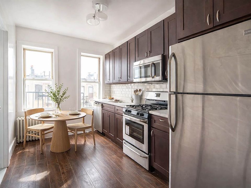 2nd image of 1708 Woodbine St APT 3R