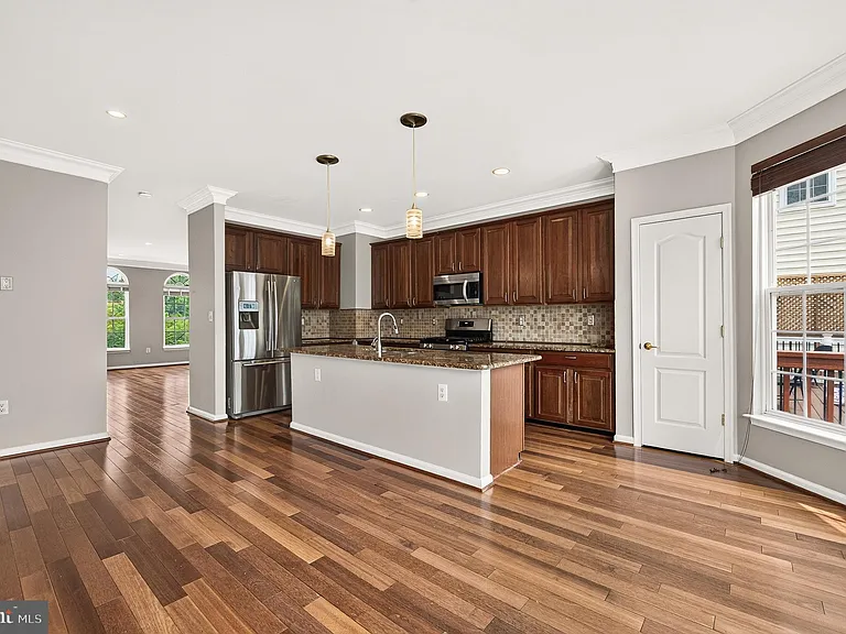 6805 Oregano Ln — Photo 27