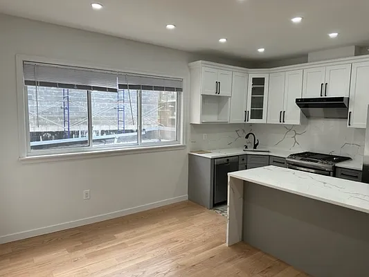 Rented by 18 REALTY | media 21