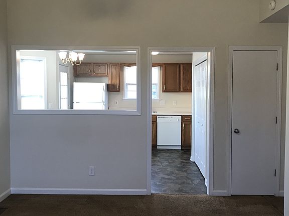 3rd image of 225 Cranklen Cir