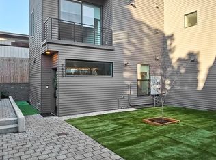 748 N 96th St UNIT B, Seattle, WA 98103