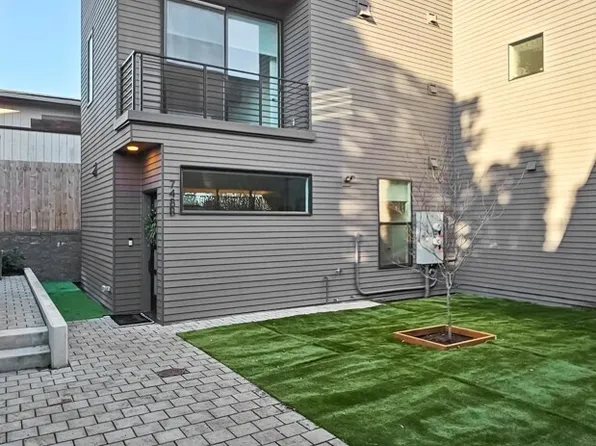 748 N 96th Street #B, Seattle, WA 98103