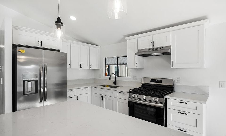 1st image of 3890 Sipes Ln Space 70