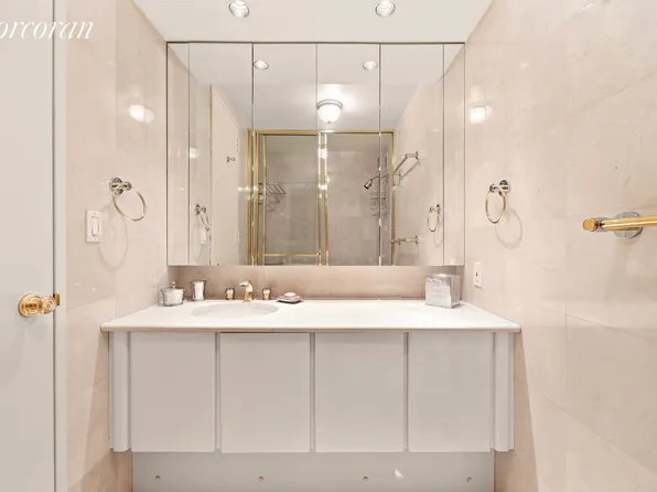 45 East 80th Street image 11 of 12