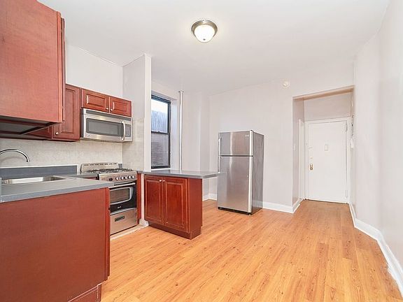 5th image of 1707 Amsterdam Ave #42