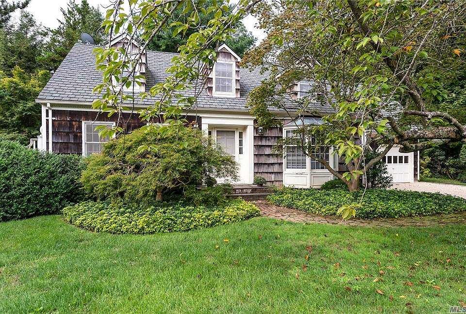 1st image of 17 Matinecock Ln