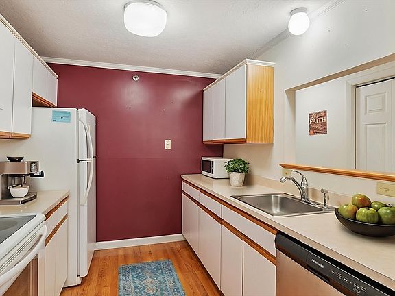 5th image of 500 Candlewood Park Unit 21