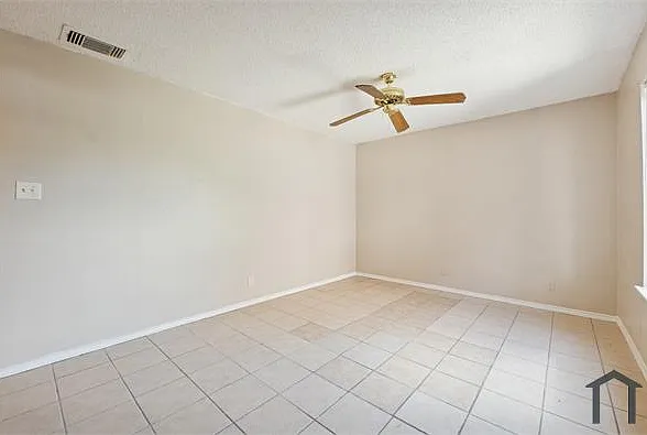 1400 Clamp Ave #403 — Photo 7