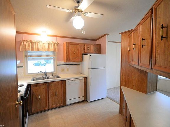 5th image of 12 Aurora Dr