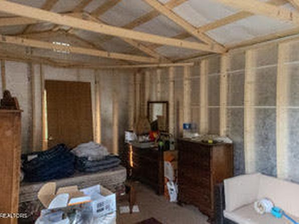 799 Bartley Rd, Rose Hill, VA 24281