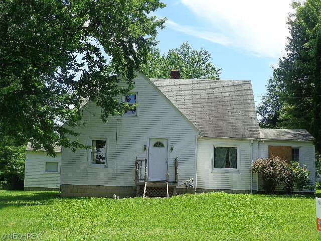 3169 Highland Ave SW photo 1