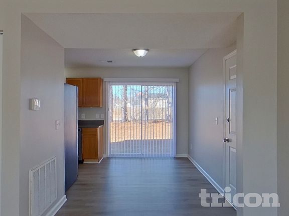 3rd image of 540 Halleck Ln