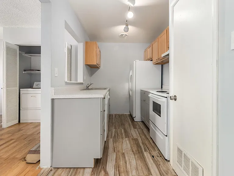 3068 S Dexter Way — Photo 4