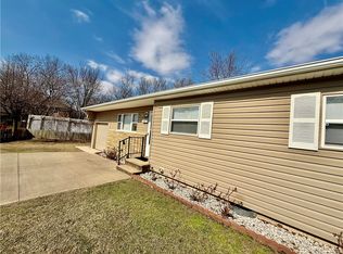 1620 E Steele Ave, Springdale, AR 72762