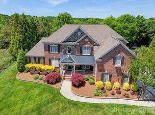 725 Wild Berry Ct, Waxhaw, NC 28173