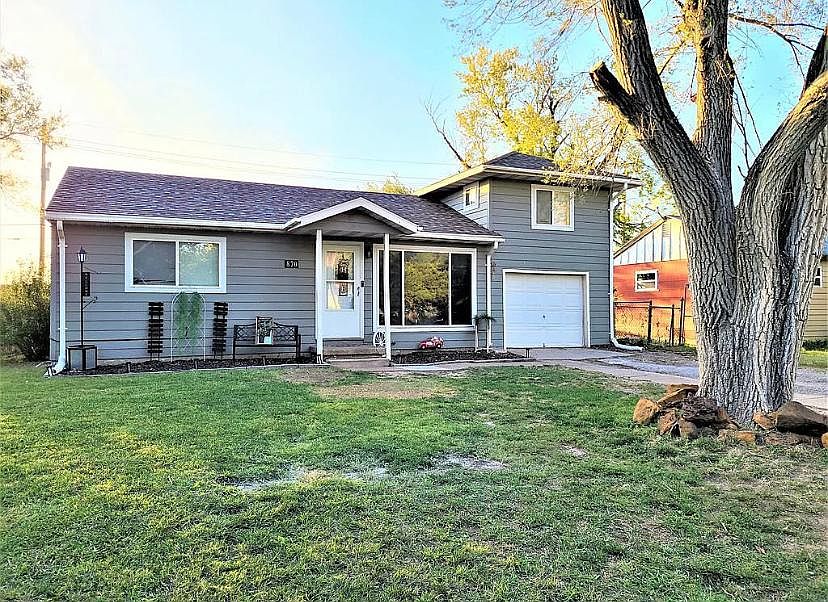 1st image of 870 Willow Dr