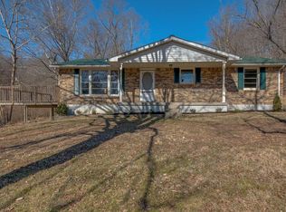1180 County Farm Rd, Centerville, TN 37033