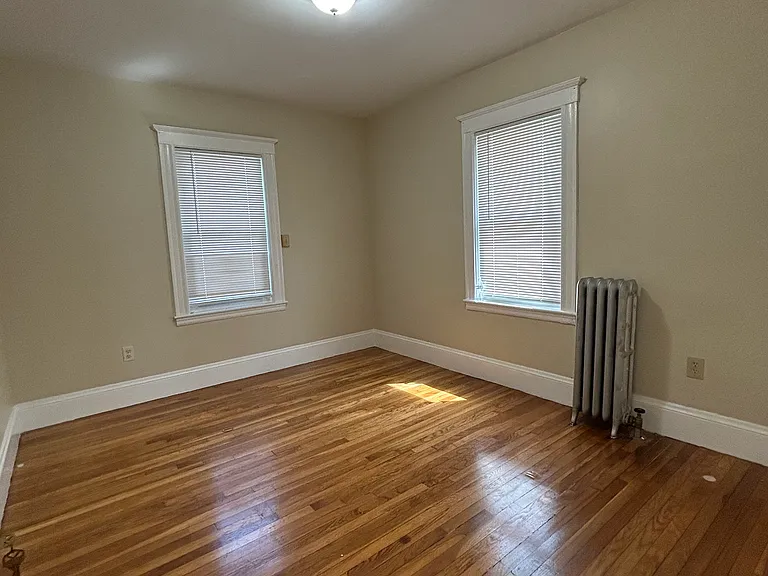 45-47 Selden St #1 — Photo 4