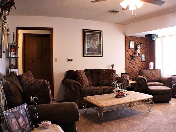 5th image of 1422 E Cherry Ave